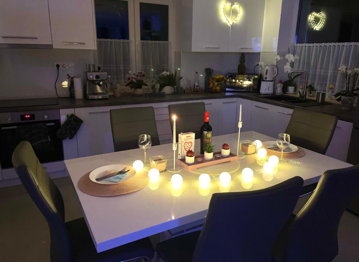 Viktoria House Villa โอดอร์เฮอู เซกุยเอสก์ ภายนอก รูปภาพ
